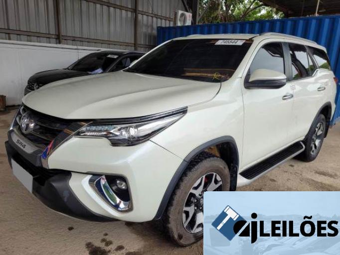 TOYOTA HILUX SW4 20/20